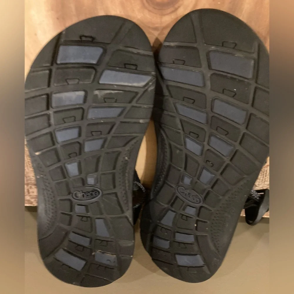 Chaco Kids EcoTread sport Black‎ & Gray Sandals Size 4